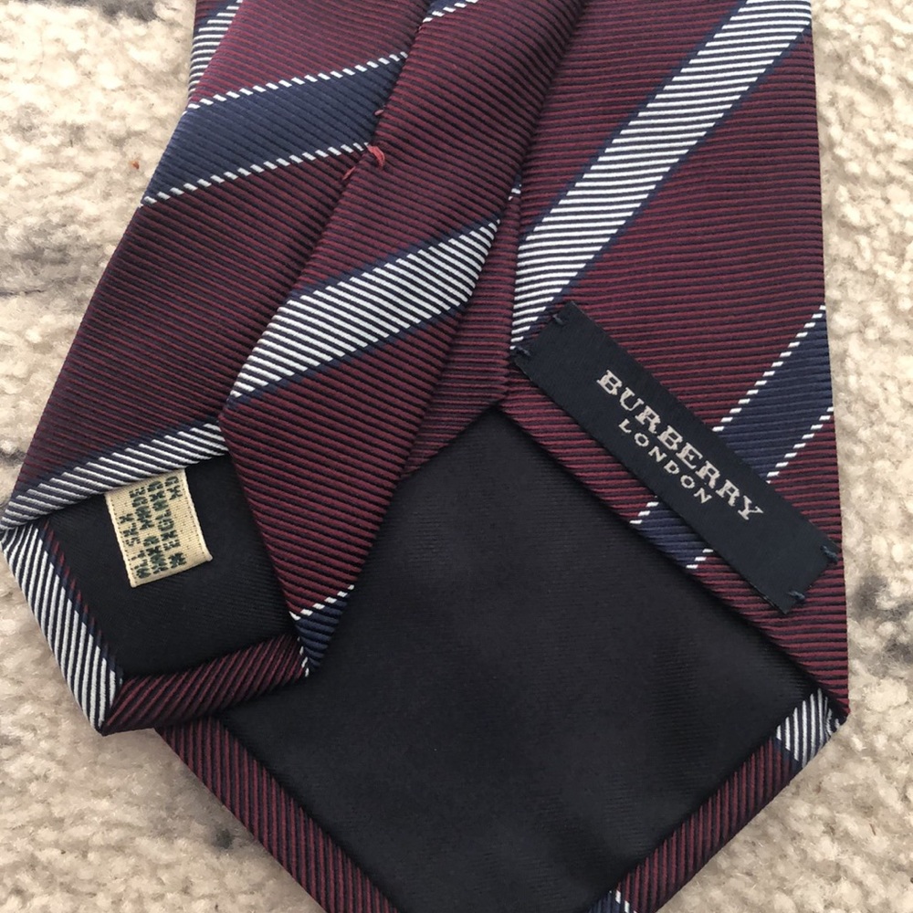 Burberry tie - Picture 5 of 8